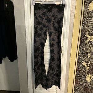 tie dye flared leggings M